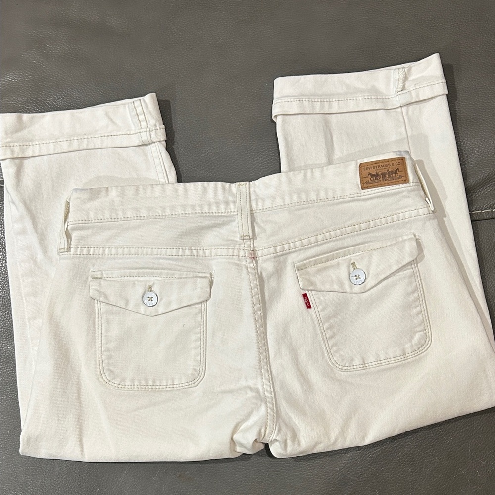 Levi's white Denim cropped jeans. Size 4. EUC - Picture 6 of 6